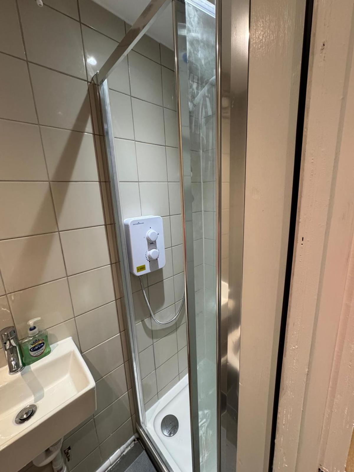 M18 Escape Apartment Havering